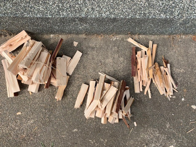 ��E���E���@�ɕ����āA�d����I���`👏�C�����V�N�Ƃ����x�����Ζʂ������E�Elll